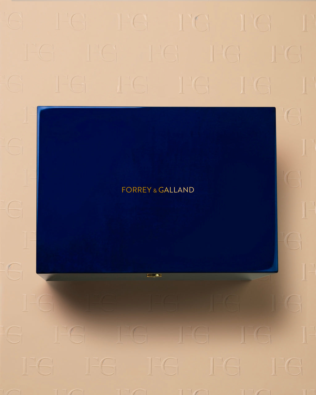 4x6x3 Wooden Box Blue — closed