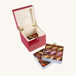 Forrey & Galland luxury wooden lacquered box filled with 27 pieces of premium dates