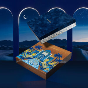 THE SIGNATURE WOODEN BOX